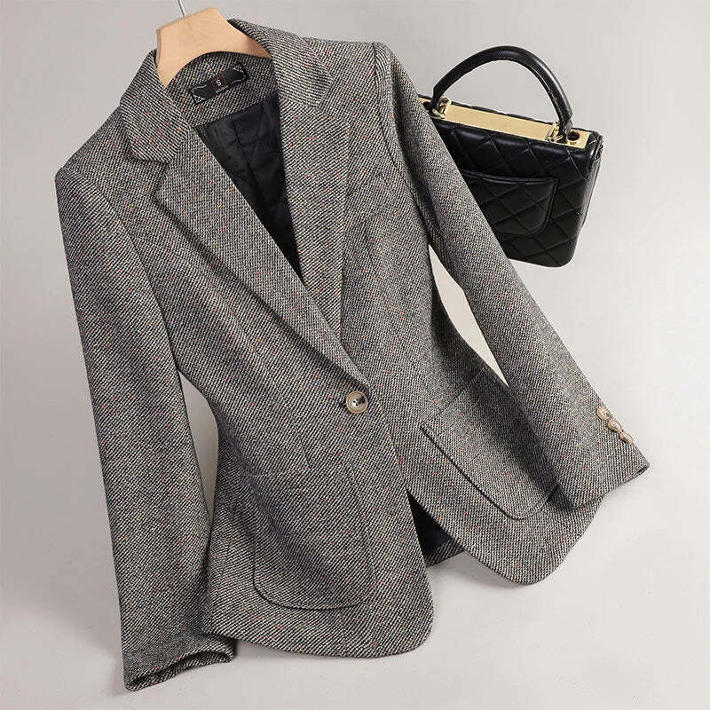 Elara Wool Blazer