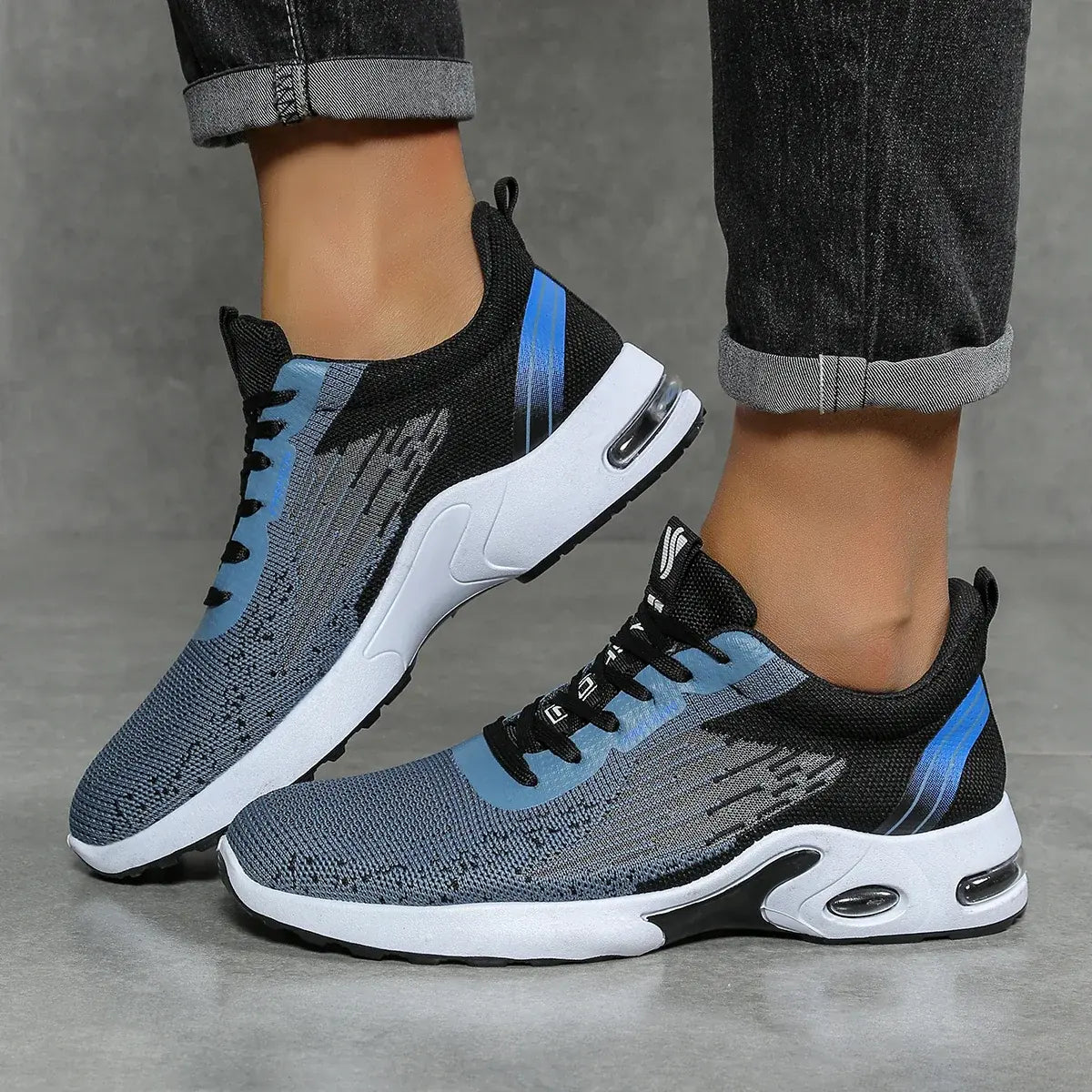 Nova Mesh Pro Sneakers
